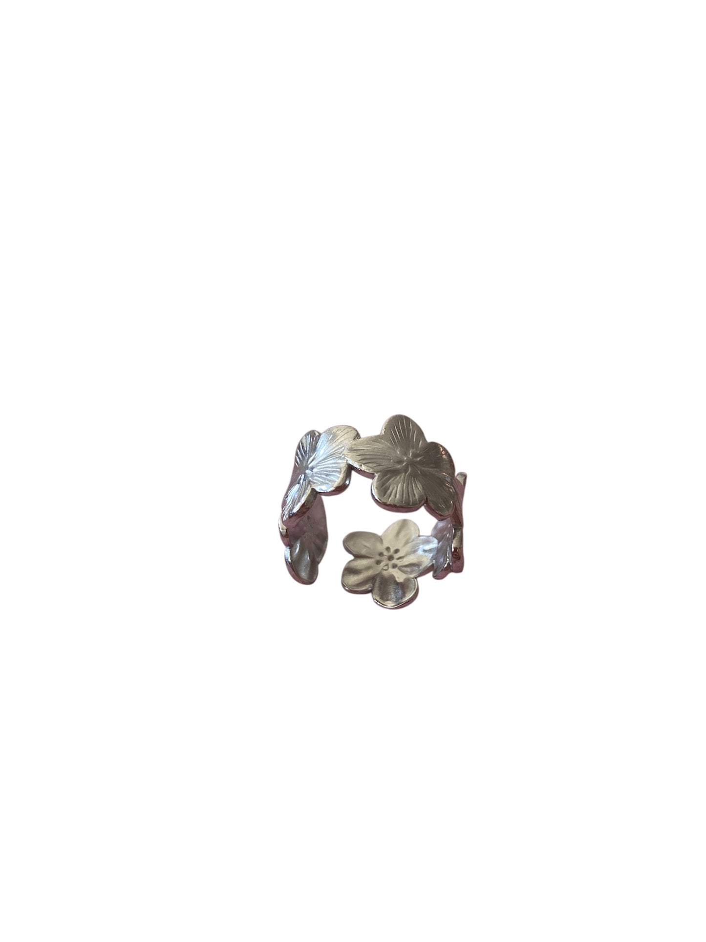 Anillo de plata floral