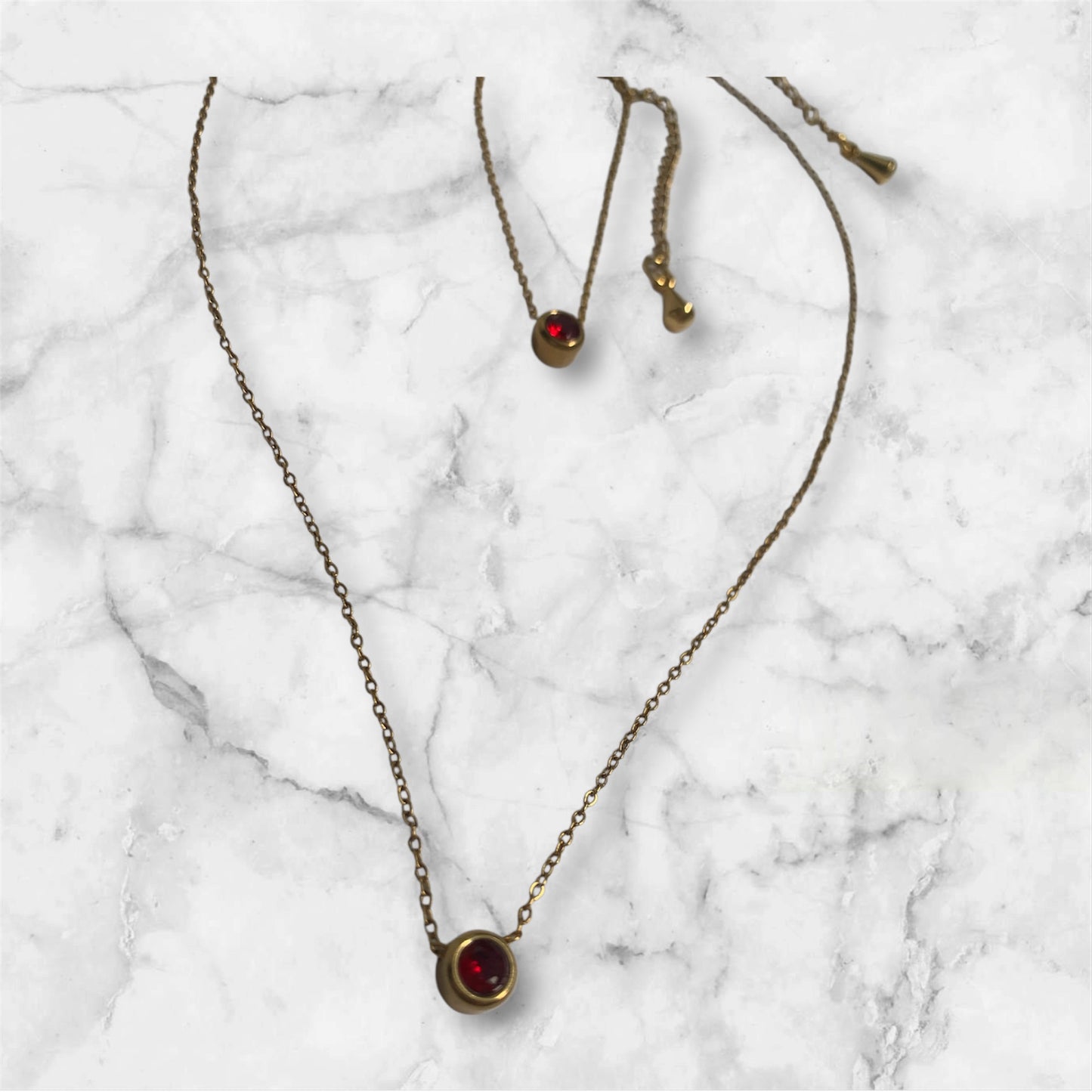 conjunto rojo alejado