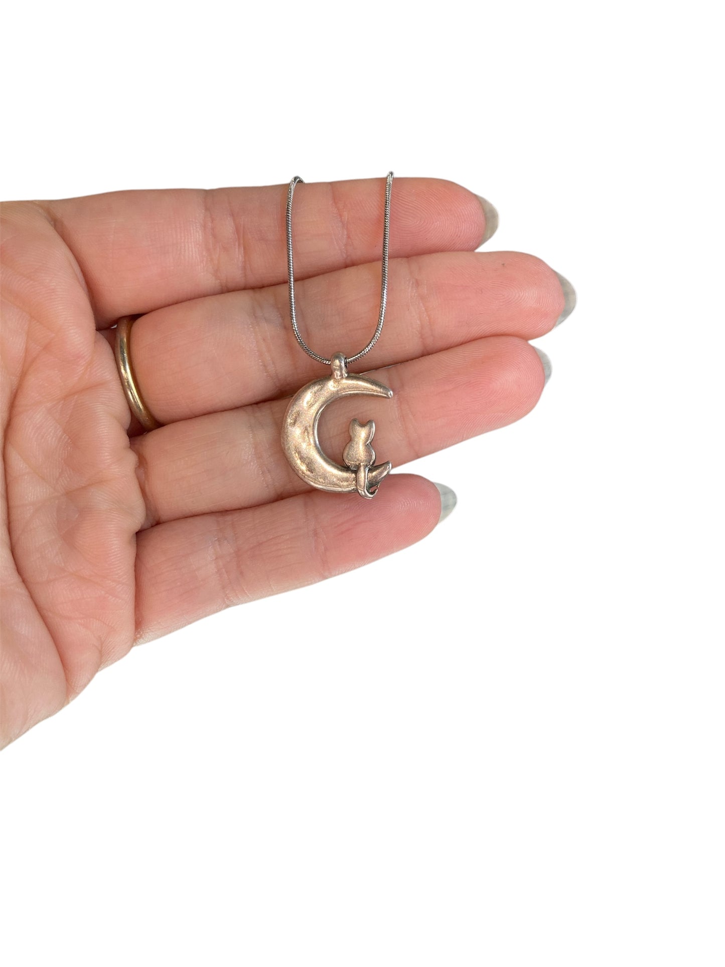 Collar de acero inoxidable con colgante de gato en la luna y varias opciones de cadena – Salem Bisutería CERCA