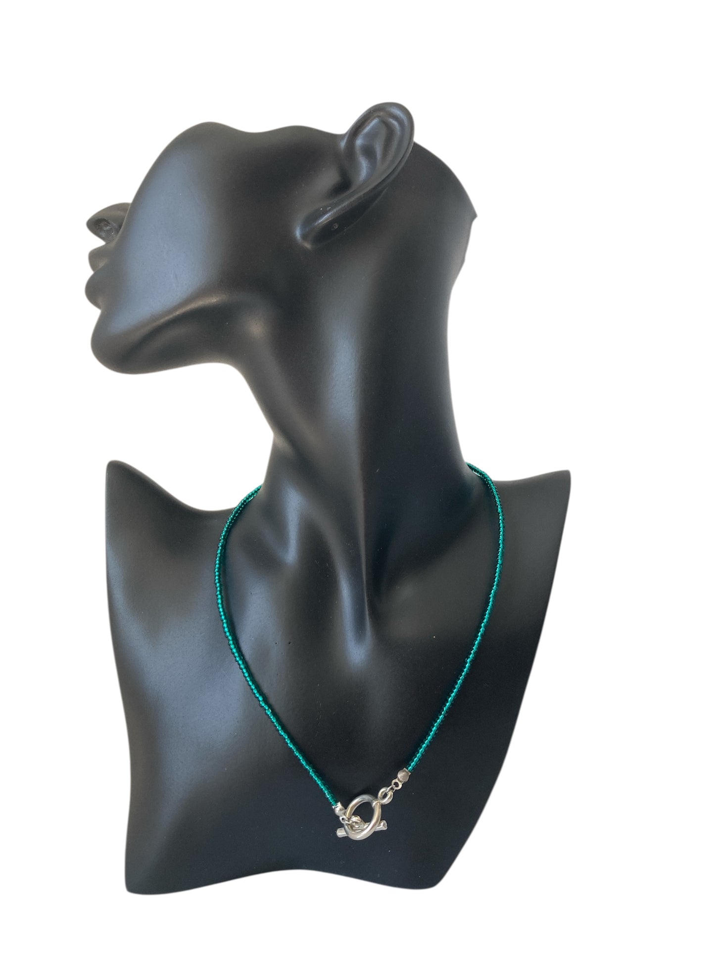 Collar Océane de Cristal Azul brillante en maniquí