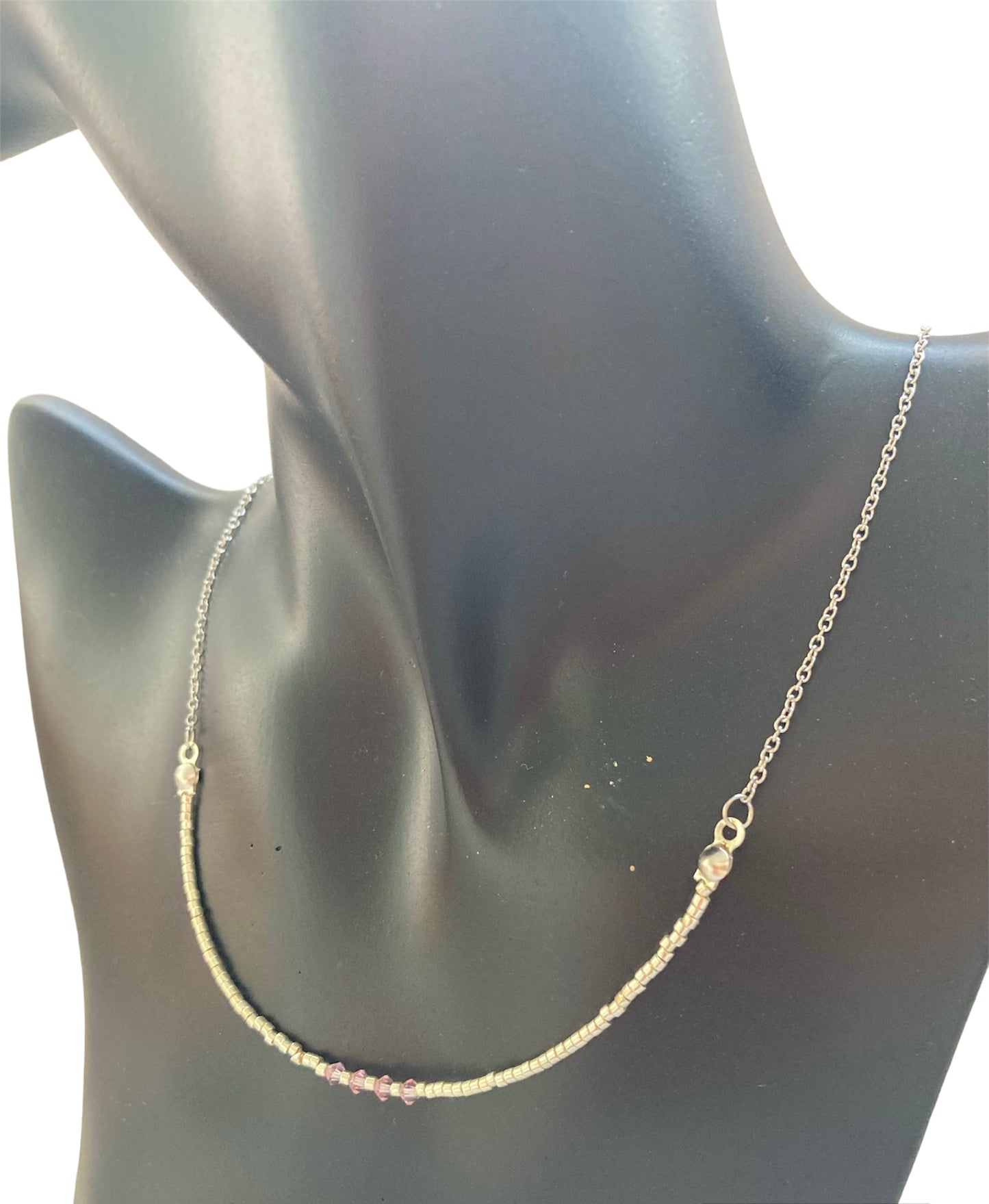 Collar de cristales plata y tupíes lila Salem Bisutería