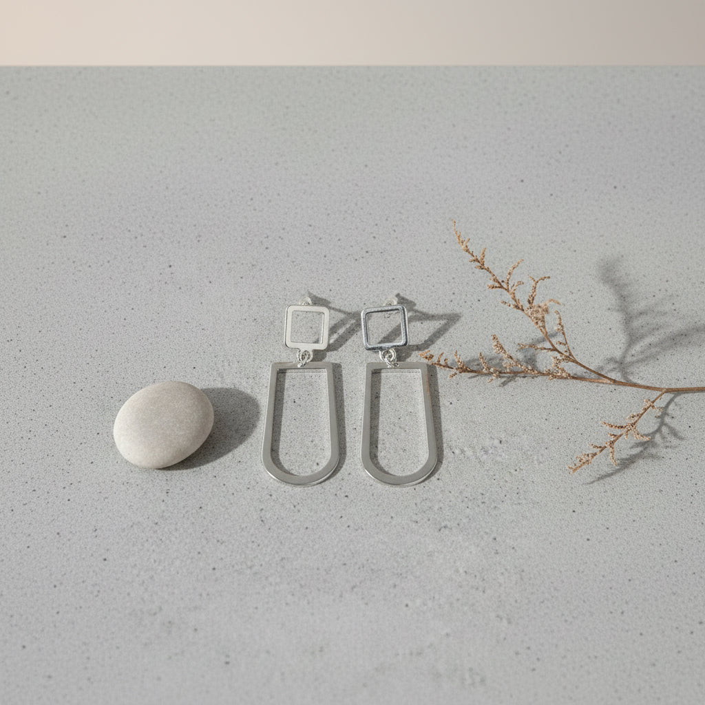 Pendientes minimalistas asimétricos de acero inoxidable