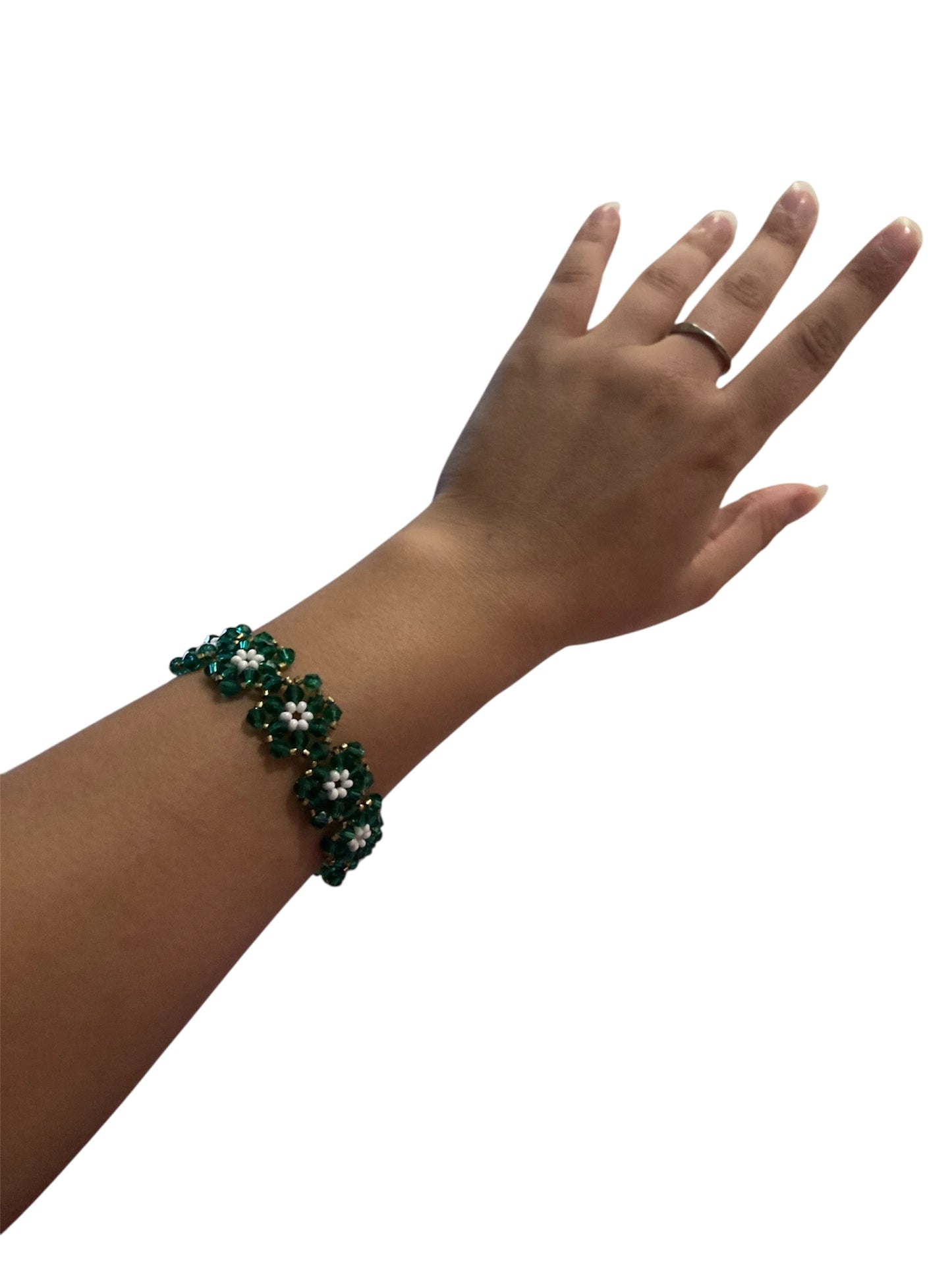 Pulsera Copa de Nieve cuentas blancas estilo invernal artesanal