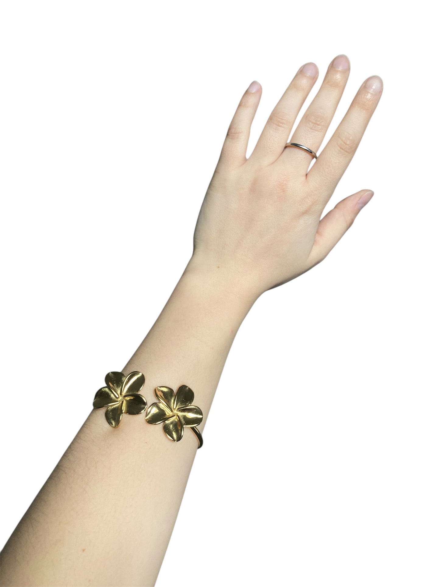 Pulsera Florentina en acero inoxidable con diseño floral elegante Salem Bisutería
oro puesto lejos