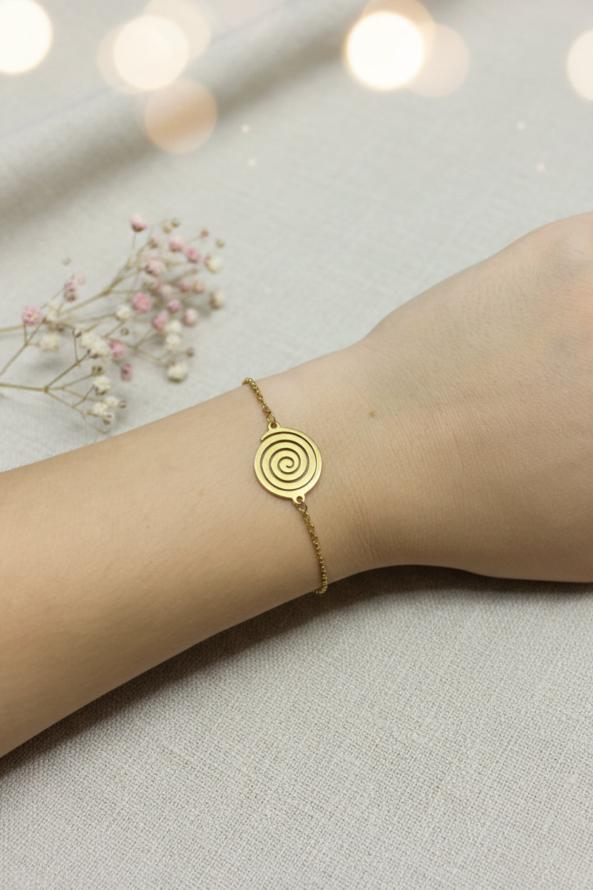 Pulsera espiral oro puesta