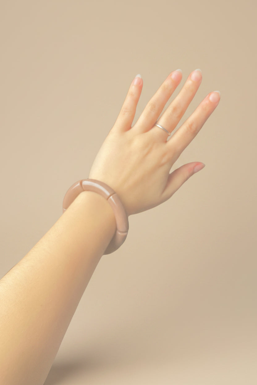 Pulseras Nudes marrón puesto