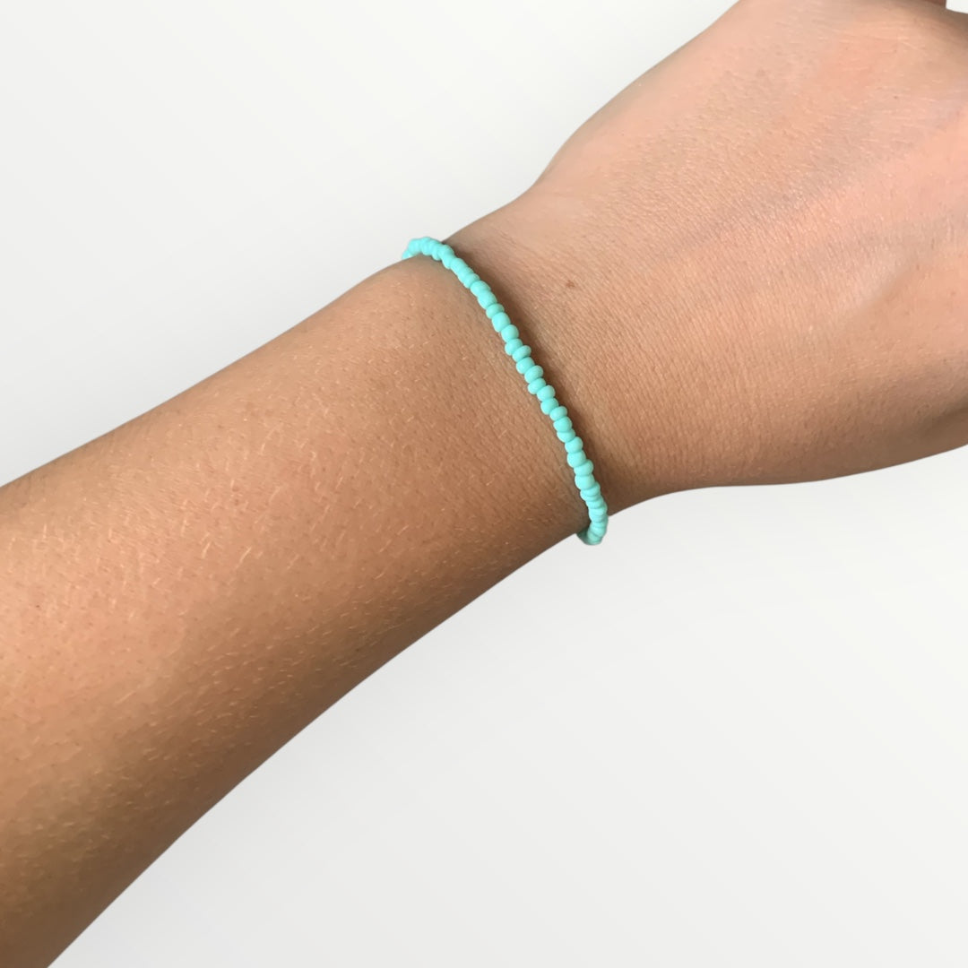 Pulseras frontal puesto pastel claro