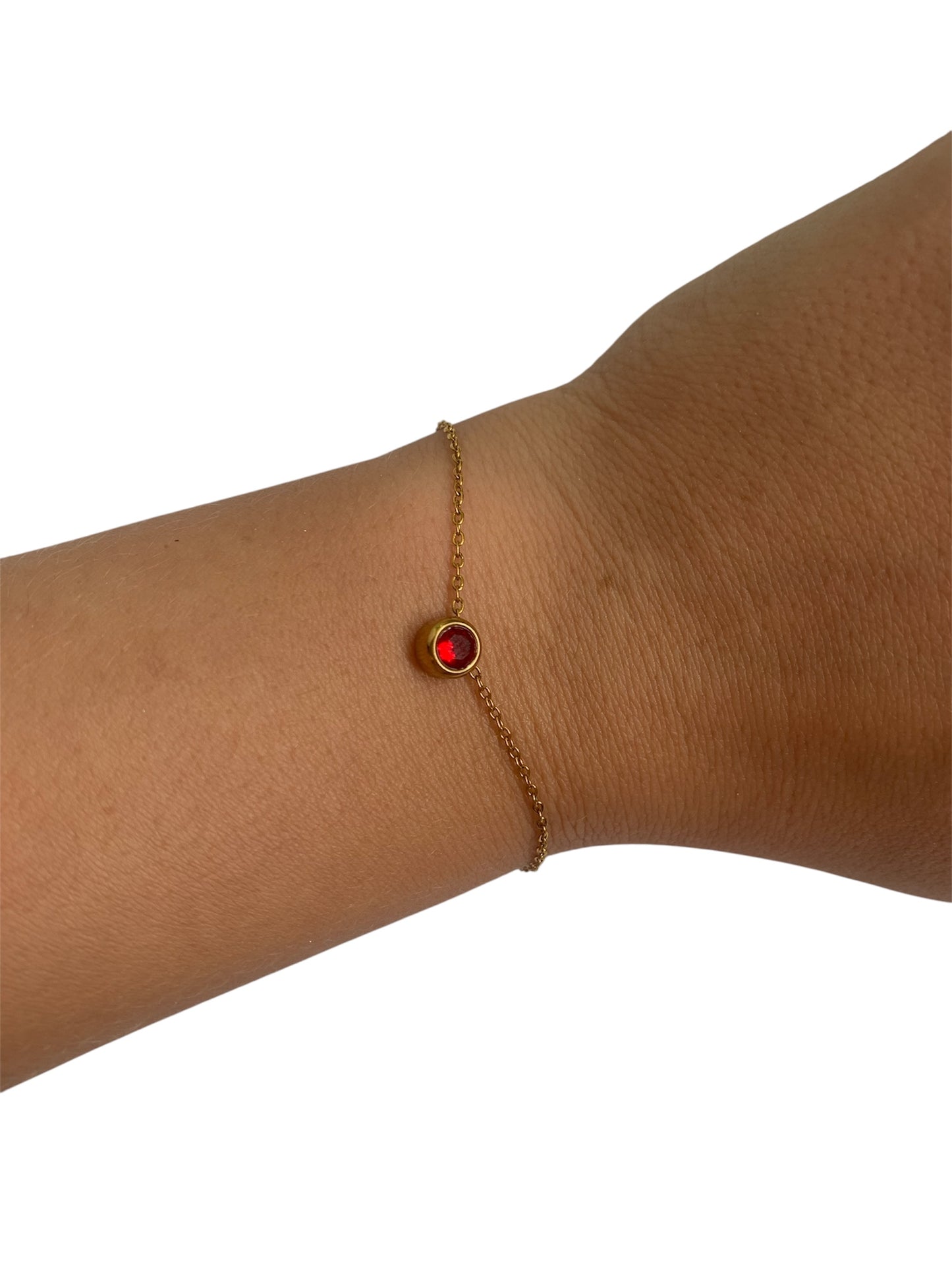 pulsera rojo puesta