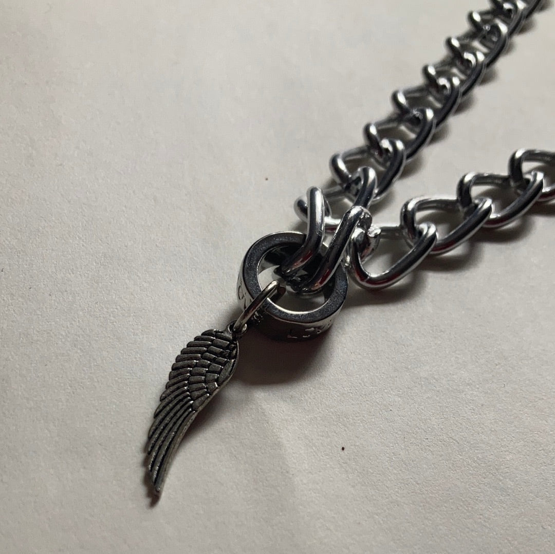 Collar de cadena gruesa con colgante de ala de ángel en acero inoxidable – estilo rock Salem Bisutería CERCA