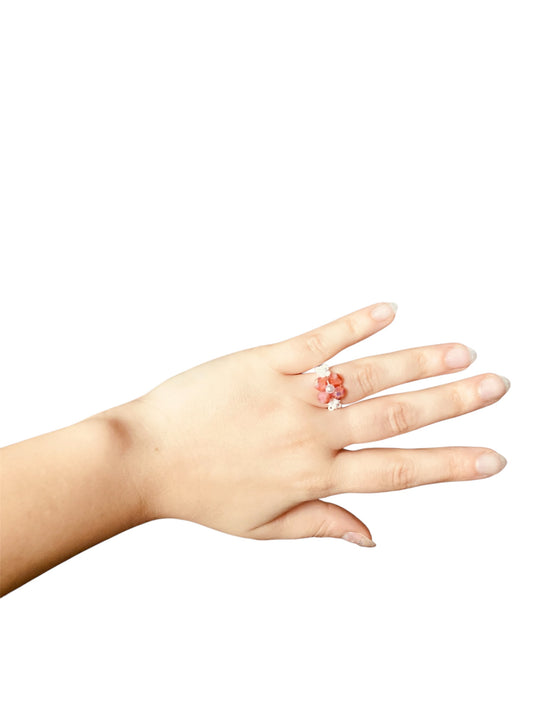 Anillo rosa con cuentas de cristal delicado artesanal