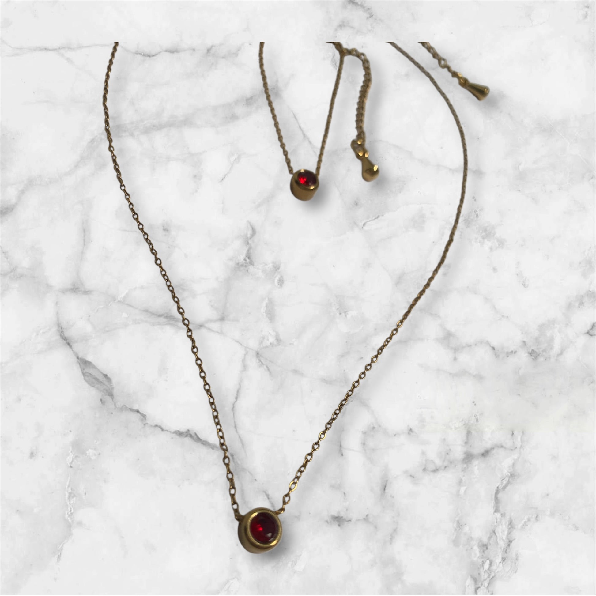 conjunto rojo alejado