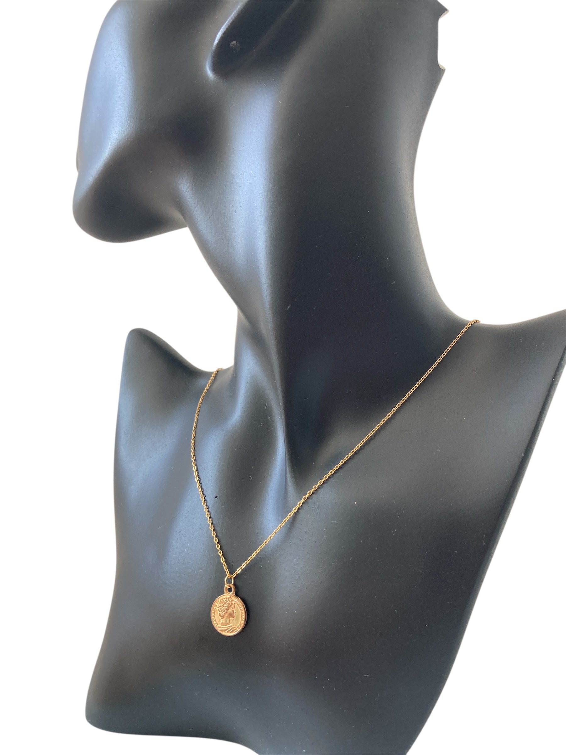Collar Medalla Romana de Acero Inoxidable cerca 