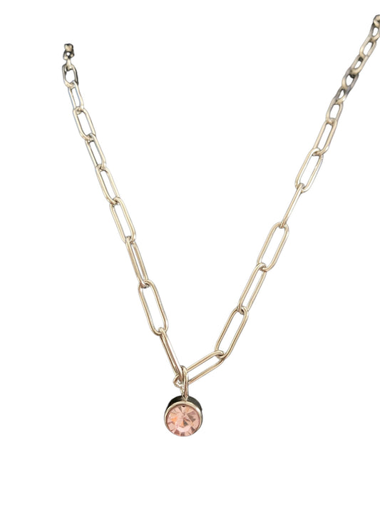 Collar de eslabon rosa cerca 