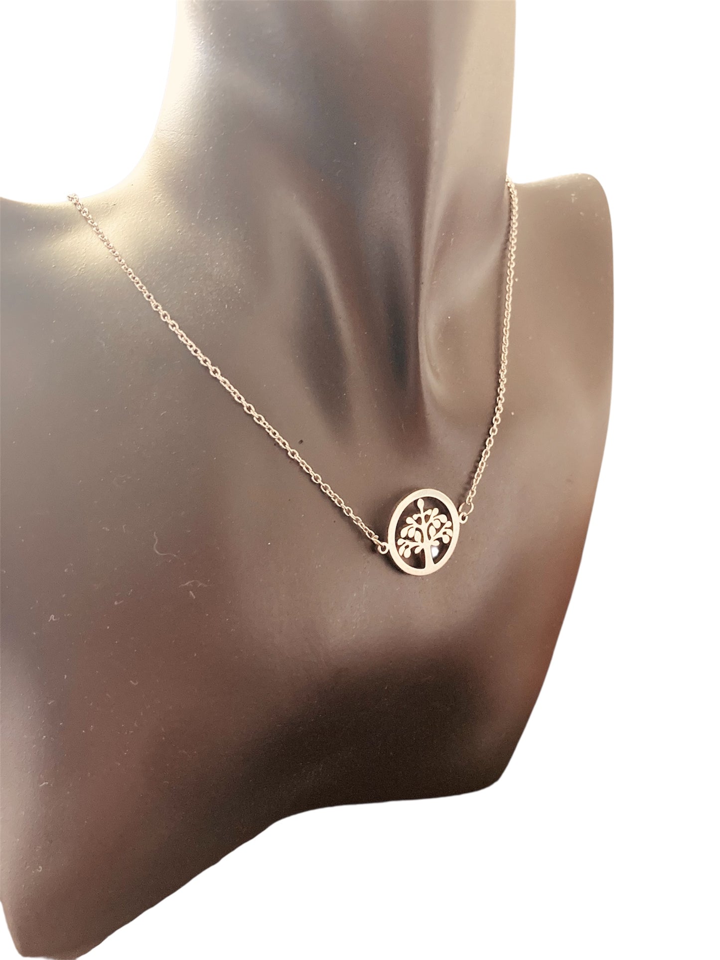 Collar árbol de la vida de acero inoxidable con cadena fina y colgante simbólico central – Salem Bisutería CERCA