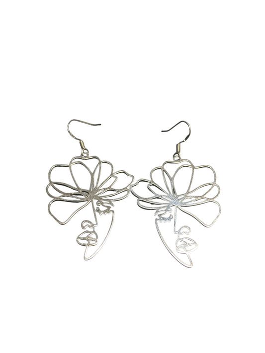 Pendientes Madame Fleur con gancho de plata 925 y colgante de flor en acero inoxidable Salem Bisutería
