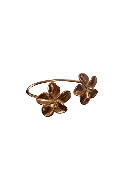 Pulsera Florentina en acero inoxidable con diseño floral elegante Salem Bisutería
