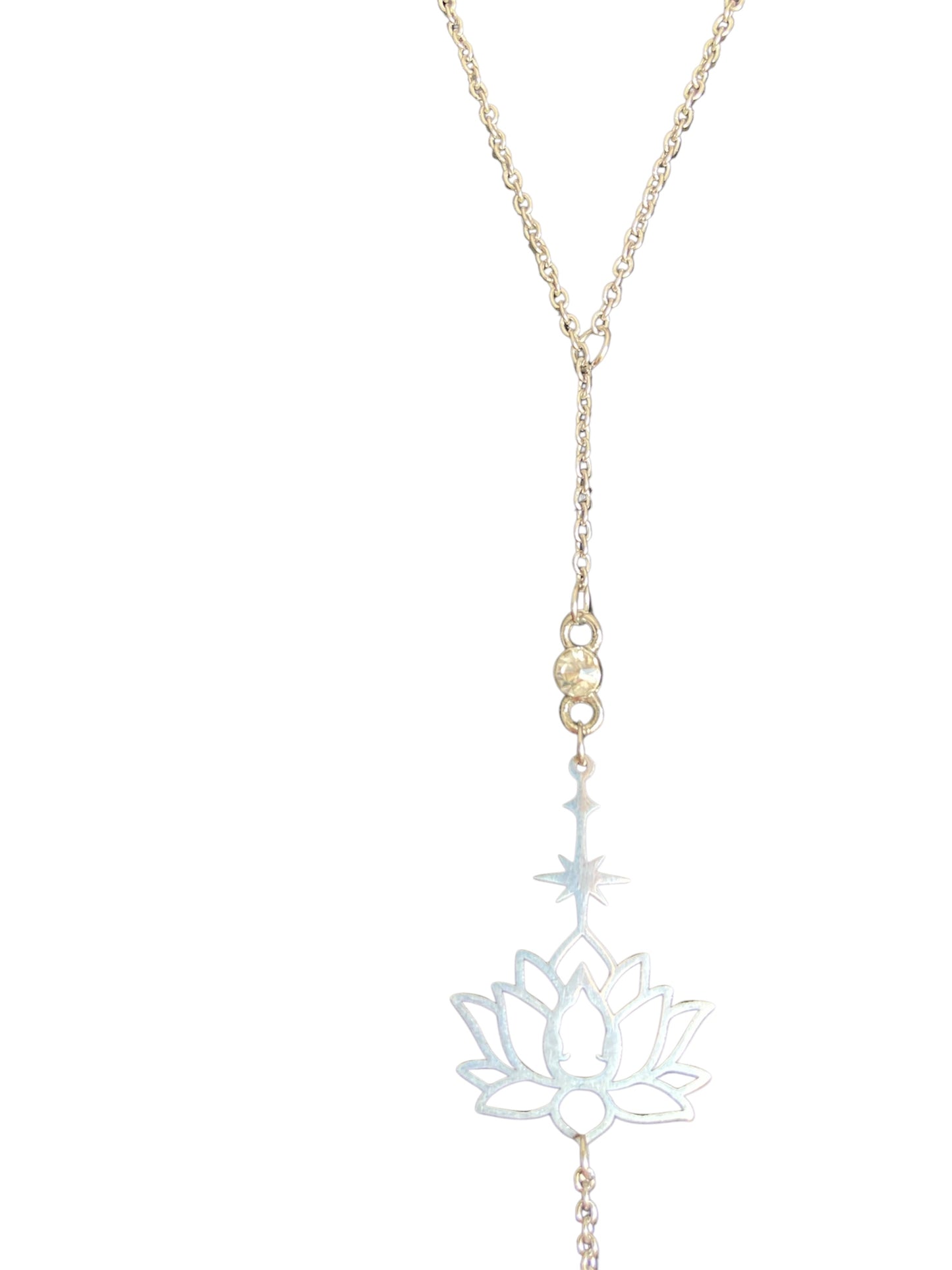collar flor lotus cerca
