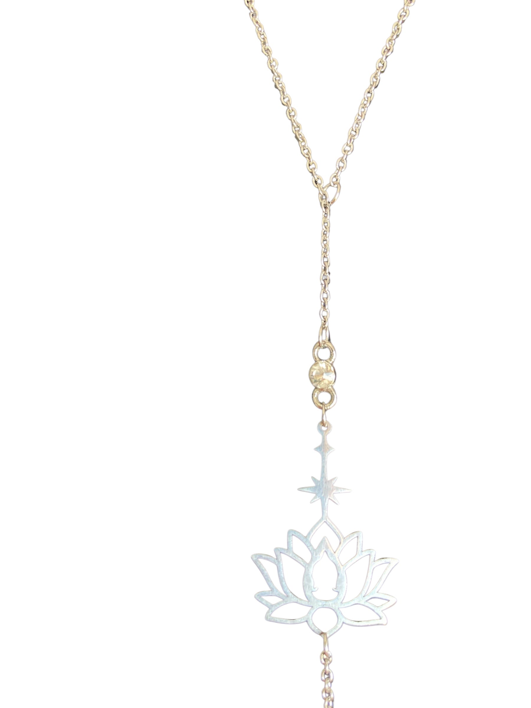 collar flor lotus cerca