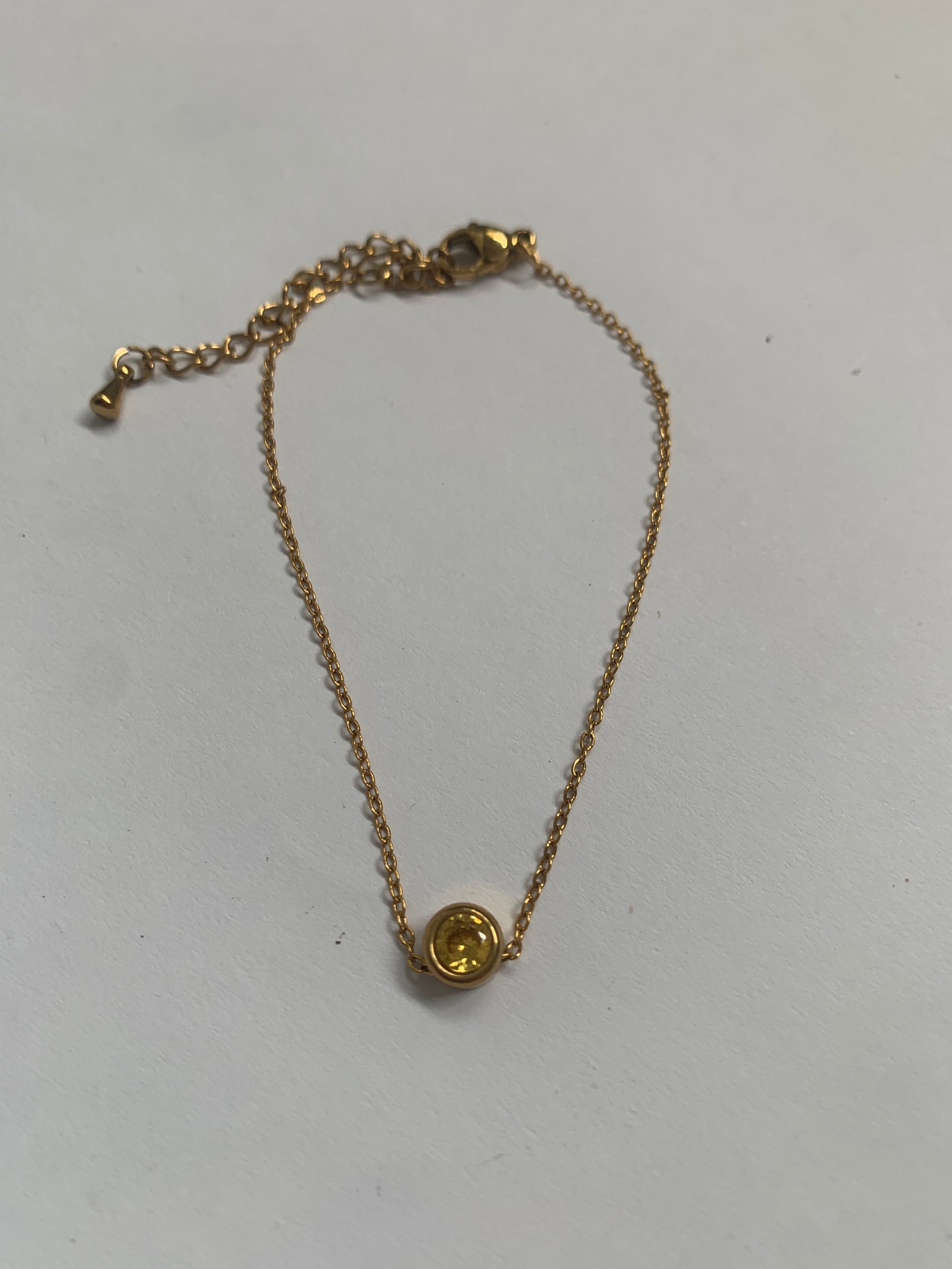 pulsera oro alejado