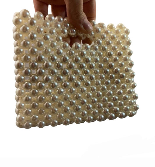 Detalle de las perlitas del bolso Perles artesanal
